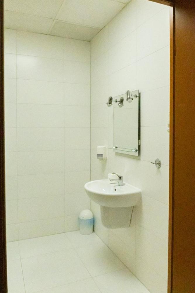Hotel Calisia Kaliszki エクステリア 写真