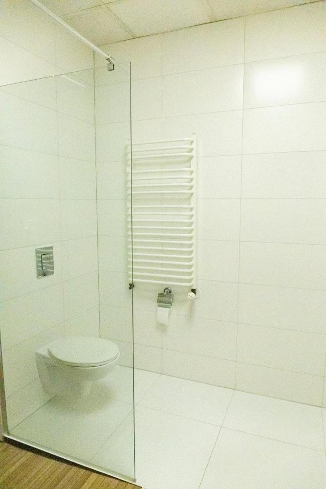 Hotel Calisia Kaliszki エクステリア 写真