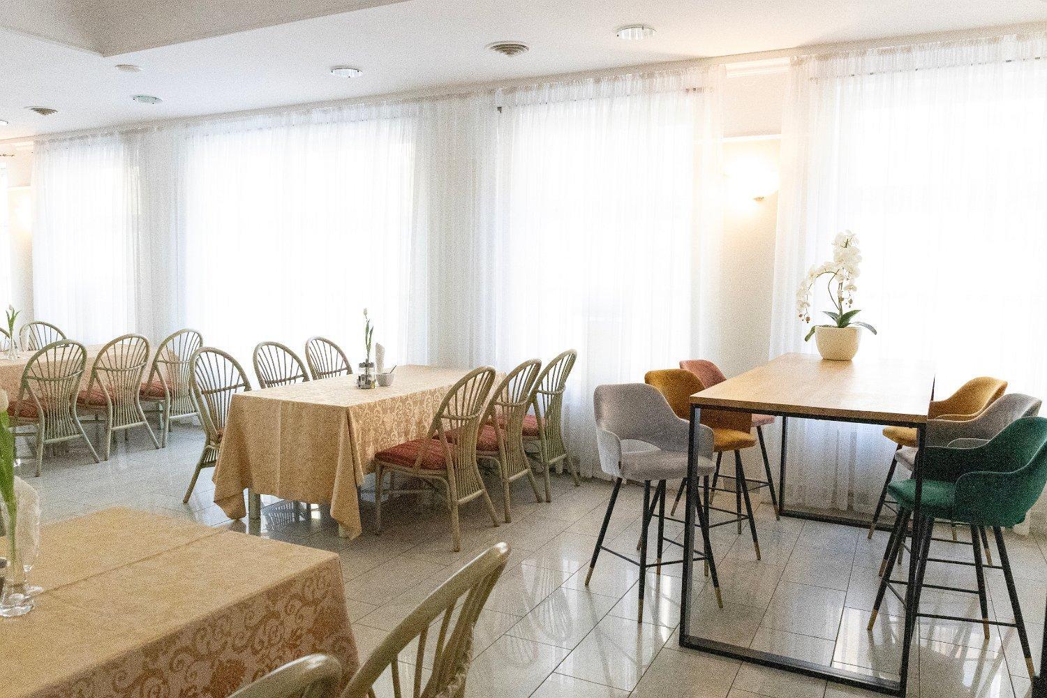 Hotel Calisia Kaliszki エクステリア 写真