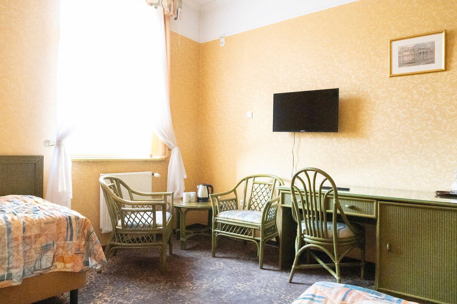Hotel Calisia Kaliszki エクステリア 写真