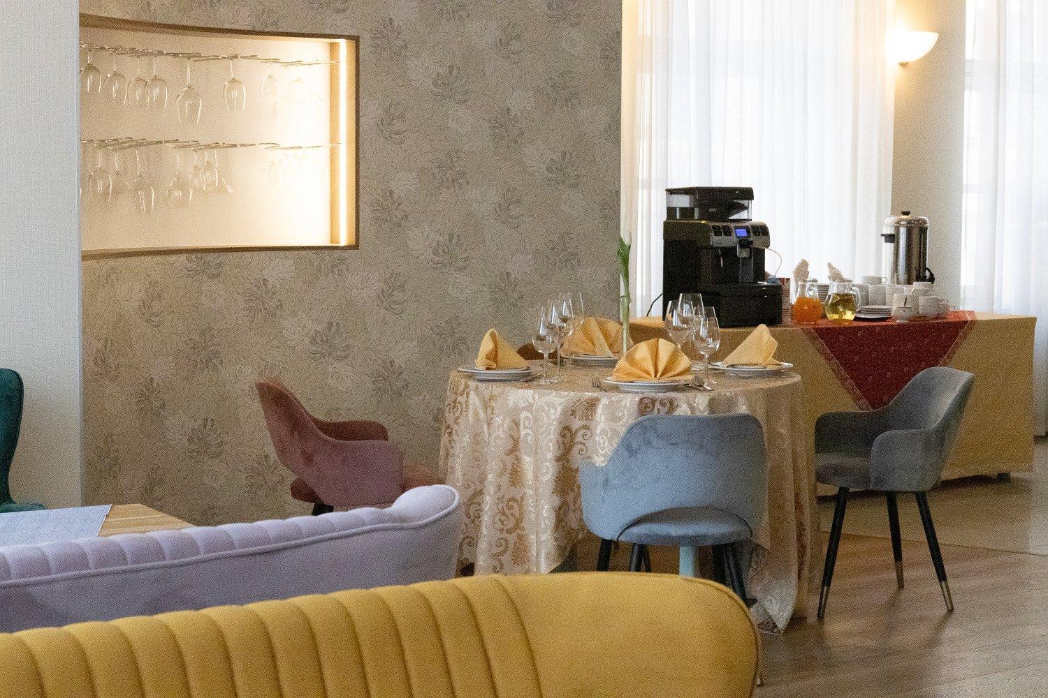 Hotel Calisia Kaliszki エクステリア 写真