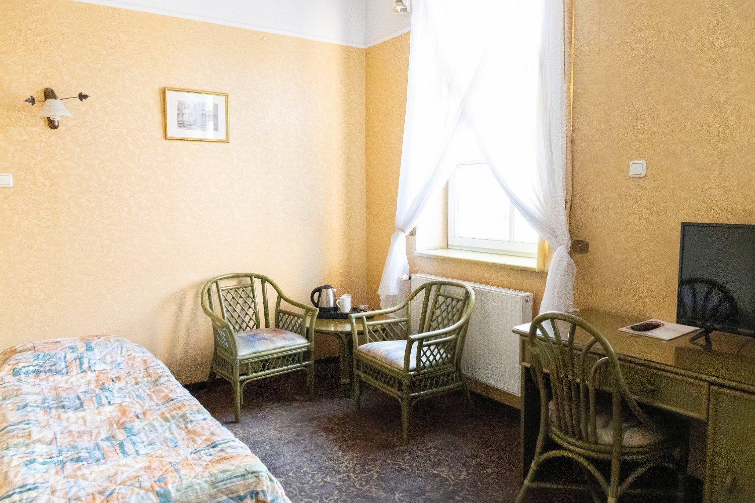 Hotel Calisia Kaliszki エクステリア 写真