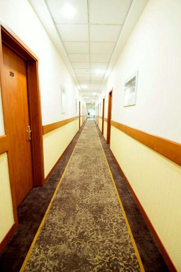 Hotel Calisia Kaliszki エクステリア 写真