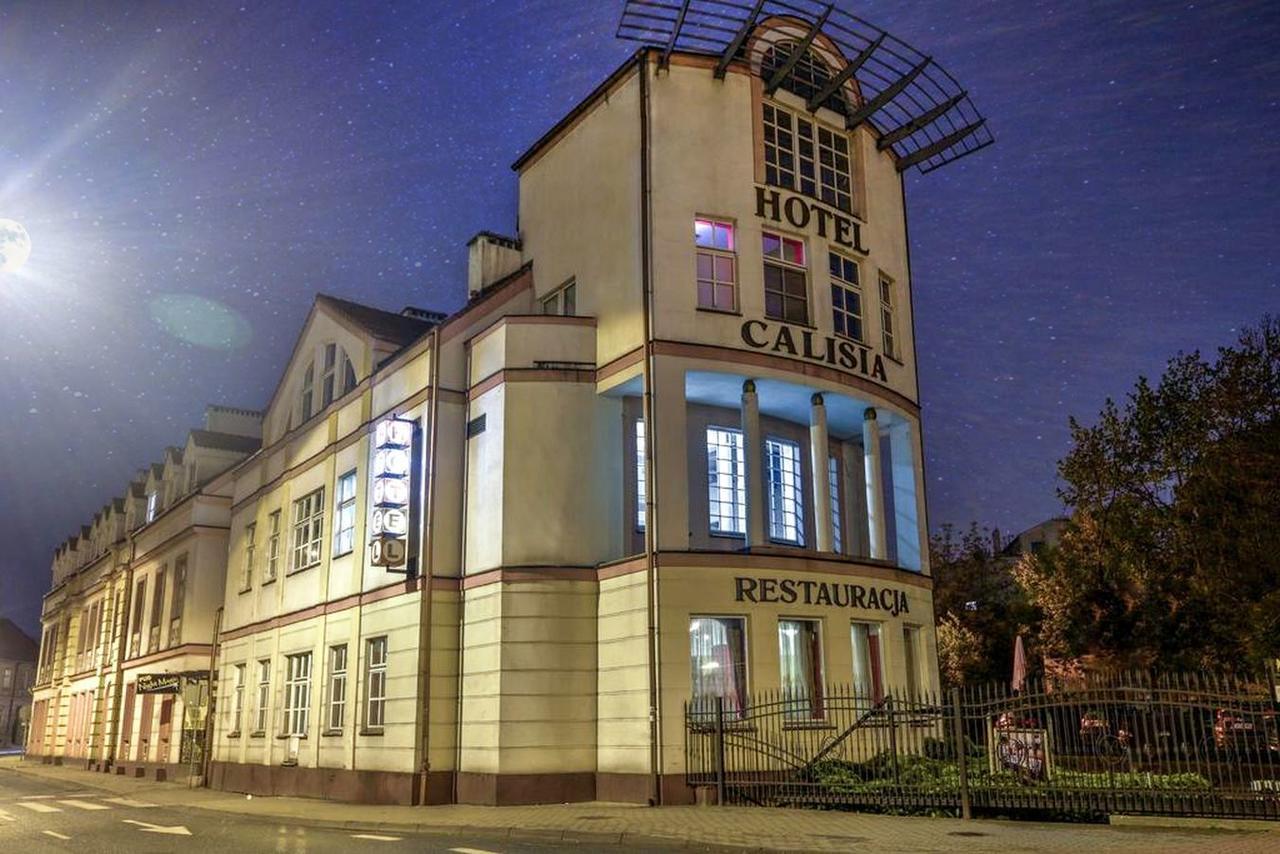 Hotel Calisia Kaliszki エクステリア 写真