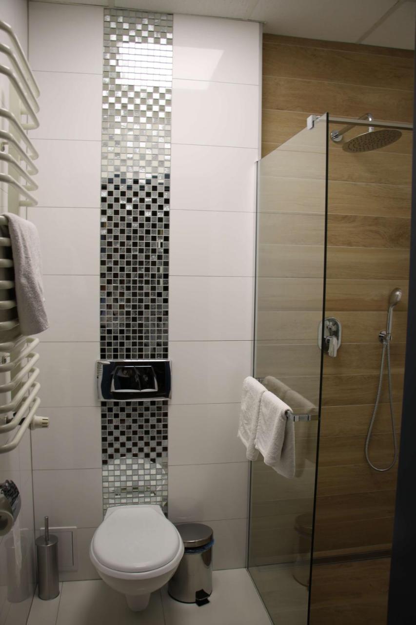 Hotel Calisia Kaliszki エクステリア 写真