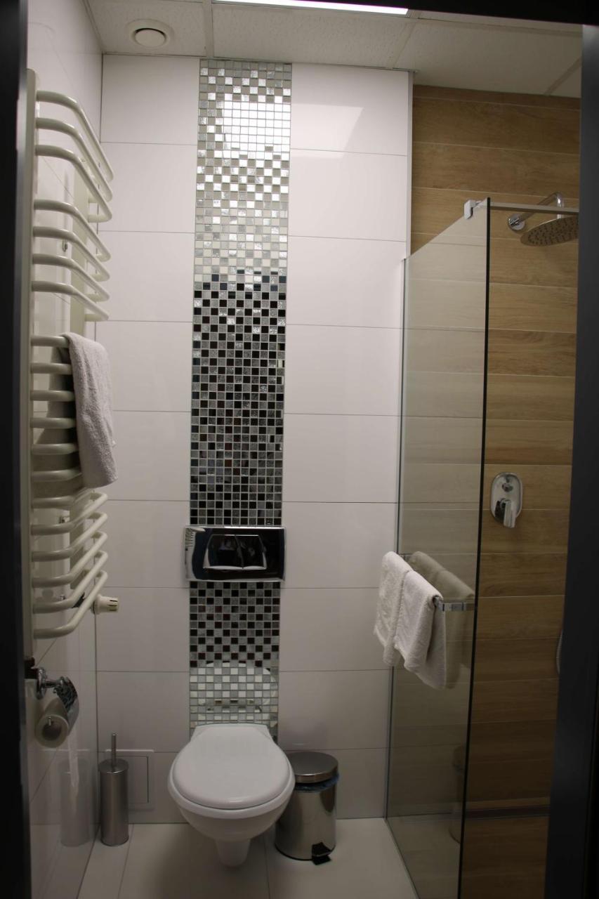 Hotel Calisia Kaliszki エクステリア 写真